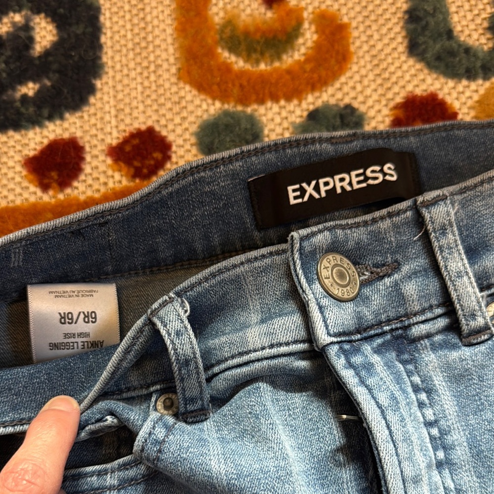 Express Women's Blue Jeans - Picture 2 of 3